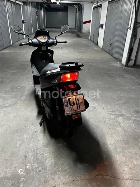 Kymco Agility 125 – Vista 4