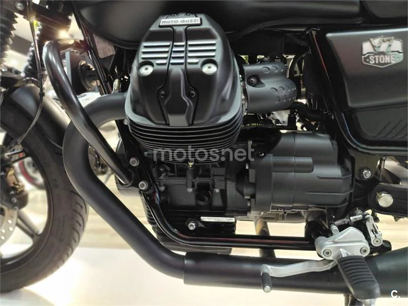 Moto Guzzi V7 – Vista 7