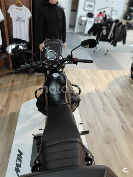 Moto Guzzi V7 – Vista 9