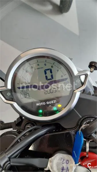 Moto Guzzi V7 – Vista 10