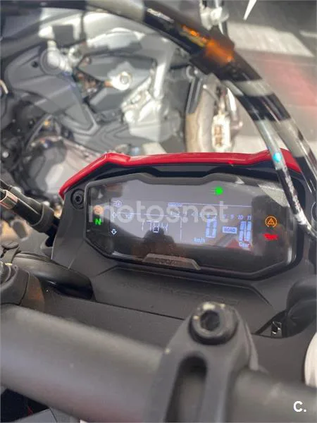 Ducati Hypermotard 698 Mono – Vista 6
