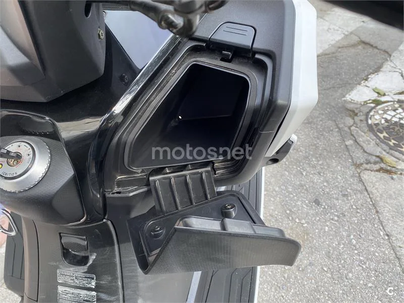 Kymco Super Dink 125 – Vista 20