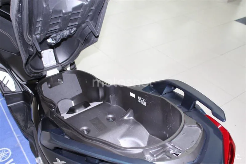 Yamaha XMAX 300 – Vista 12