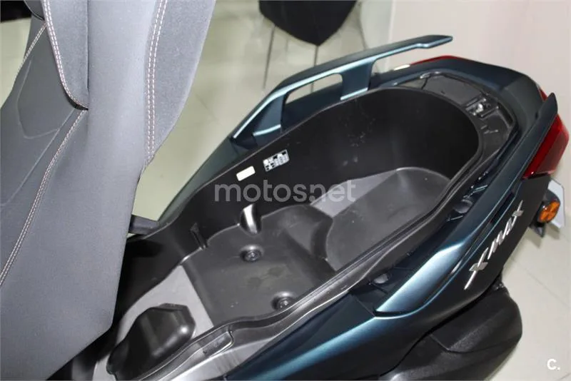 Yamaha XMAX 300 – Vista 13