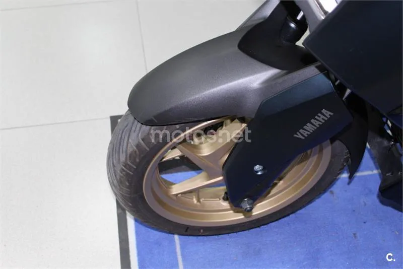 Yamaha XMAX 300 – Vista 6