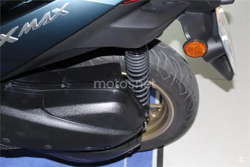 Yamaha XMAX 300 – Vista 7