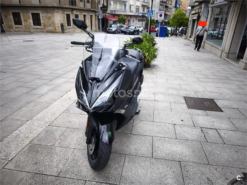 Kymco Super Dink 125 – Vista 3
