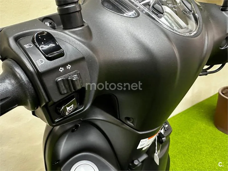Yamaha D'elight 125 – Vista 8