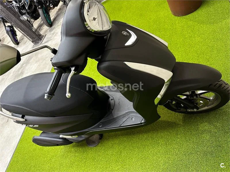 Yamaha D'elight 125 – Vista 10