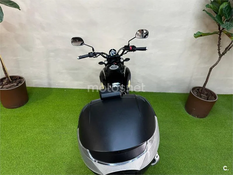 Yamaha XSR 125 – Vista 9
