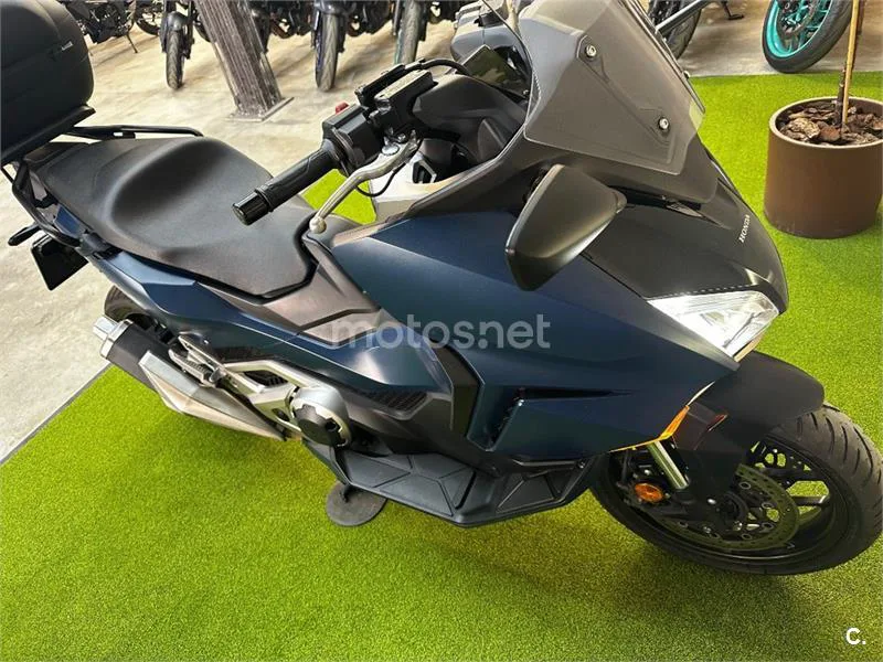 Honda Forza 750 – Vista 10