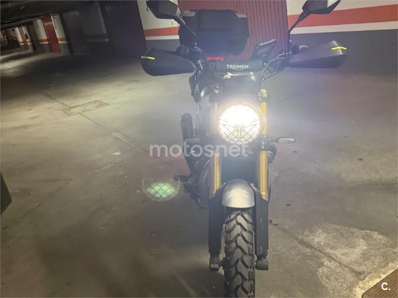 Triumph Scrambler 400 X – Vista 11