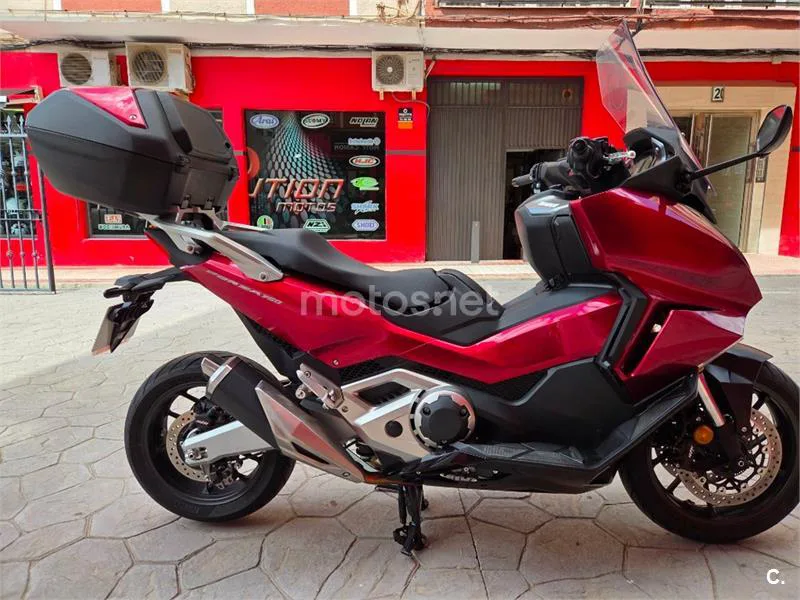 Honda Forza 750 – Vista 7
