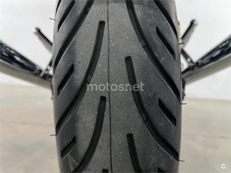 Royal Enfield Continental GT 650 – Vista 30