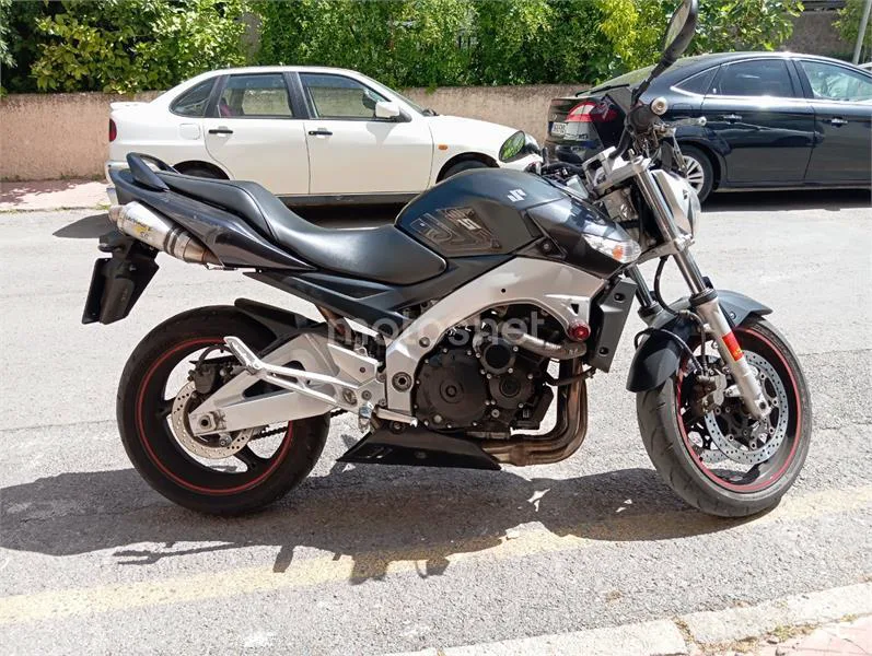 Suzuki GSR 600 – Vista 4