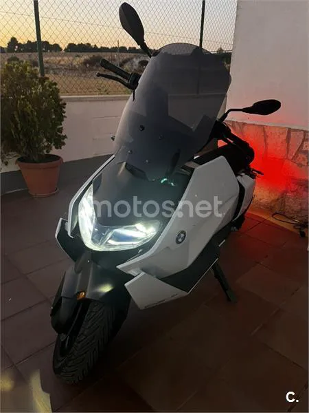 BMW CE 04 – Vista 3
