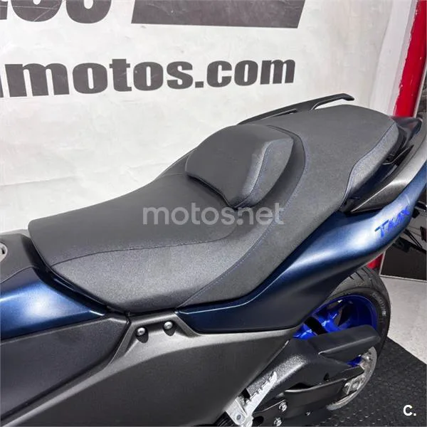 Yamaha TMAX – Vista 20