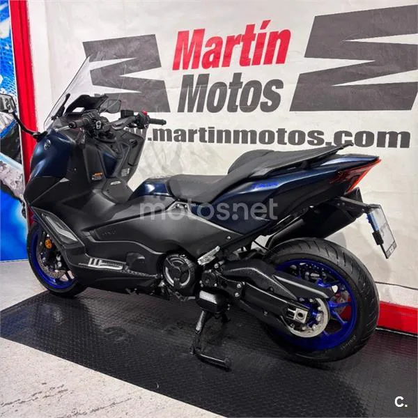 Yamaha TMAX – Vista 4