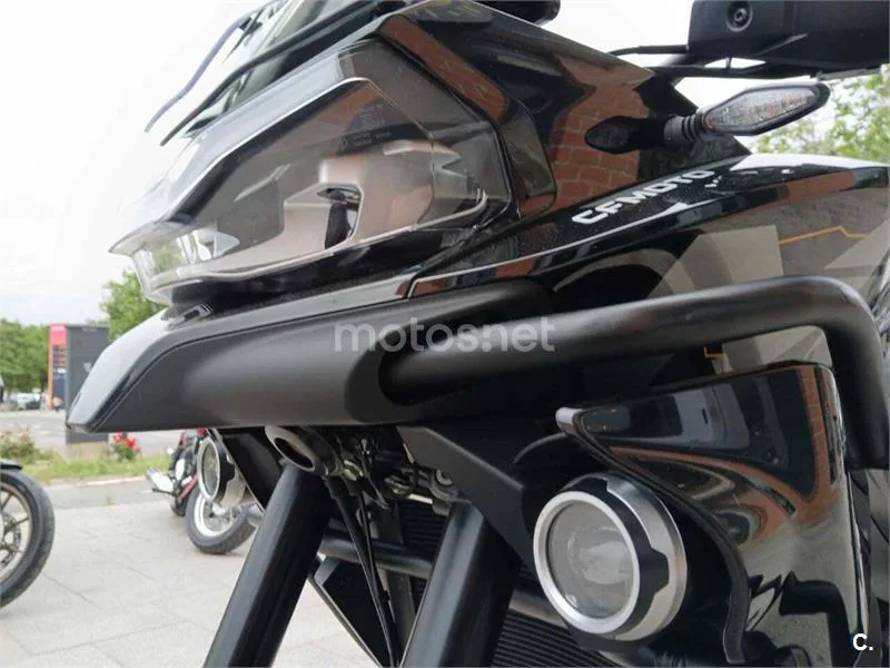 CFMOTO 800MT – Vista 12