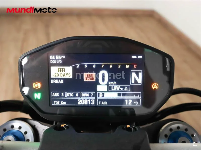 Ducati Monster 1200 S – Vista 12
