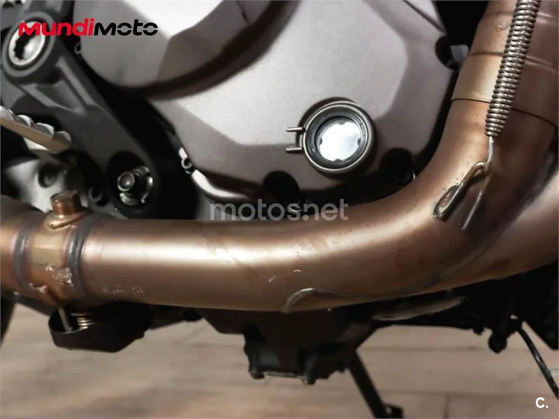 Ducati Monster 1200 S – Vista 24