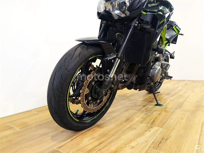 Kawasaki Z900 – Vista 6