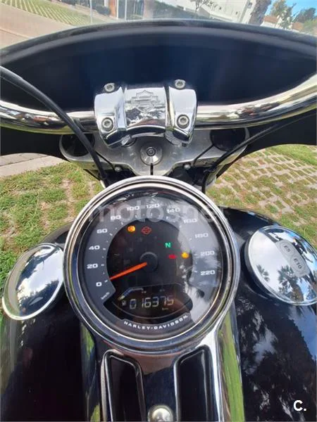 Harley-Davidson Sport Glide – Vista 2