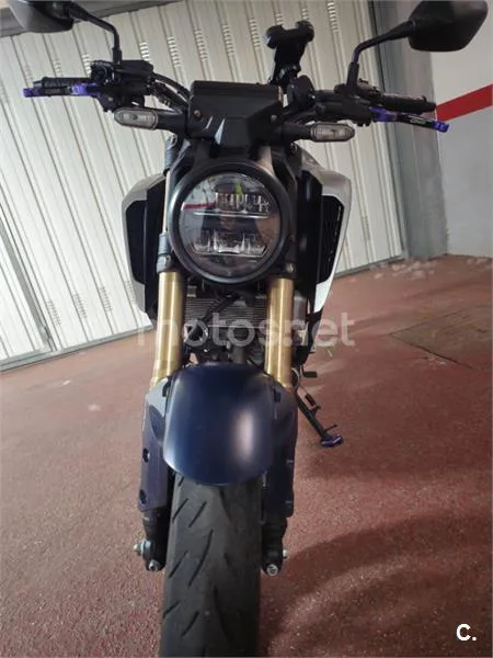 Honda CB 125 R – Vista 4