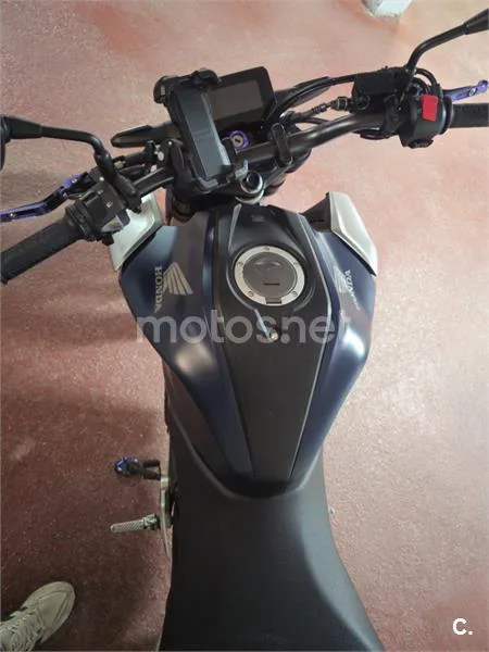 Honda CB 125 R – Vista 5