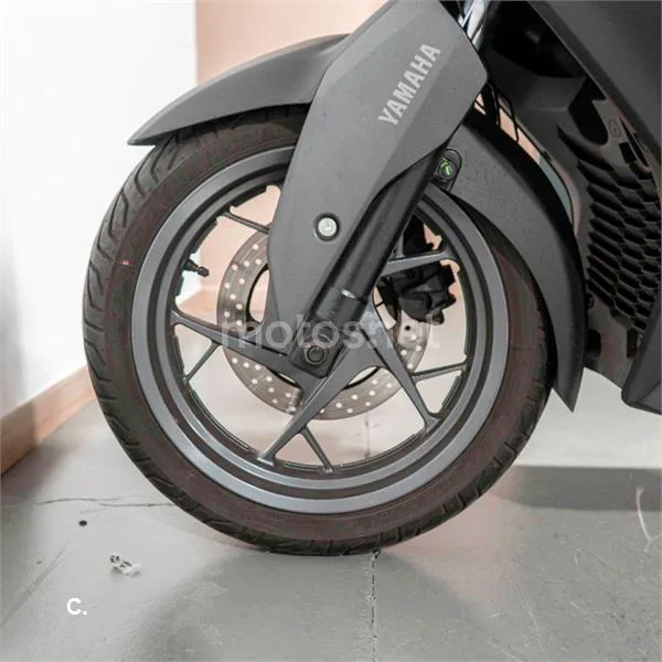 Yamaha XMAX 125 – Vista 13