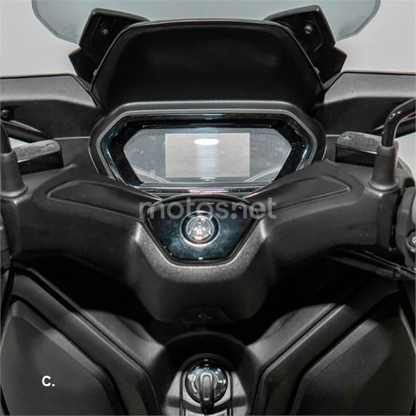 Yamaha XMAX 125 – Vista 7