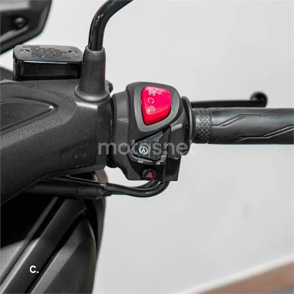 Yamaha XMAX 125 – Vista 9
