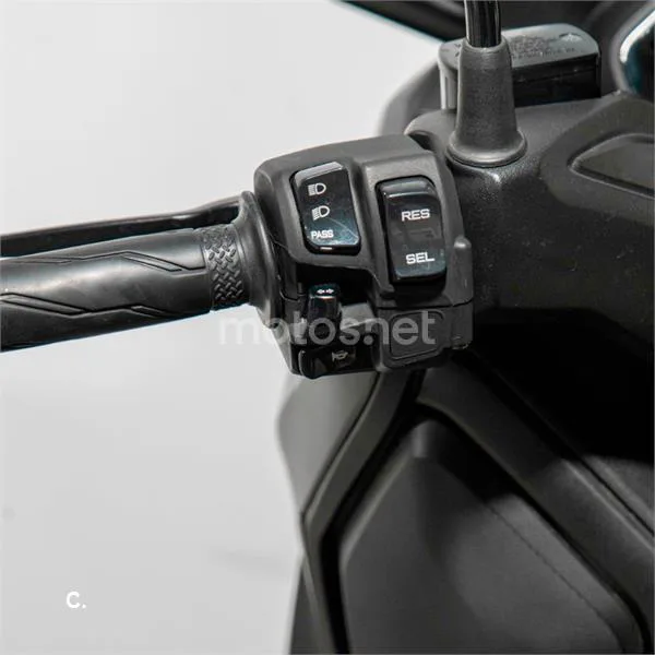 Yamaha XMAX 125 – Vista 10