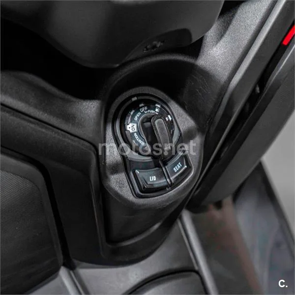 Yamaha XMAX 125 – Vista 7