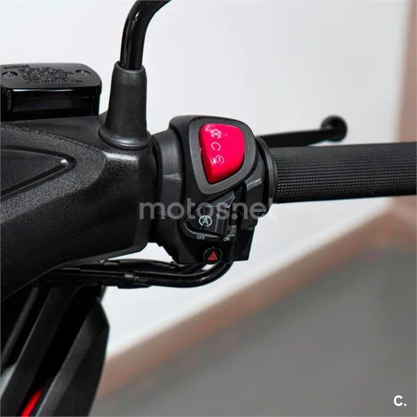 Yamaha XMAX 125 – Vista 8
