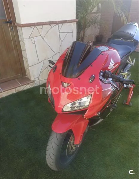 Honda CBR600RR - Vista 5