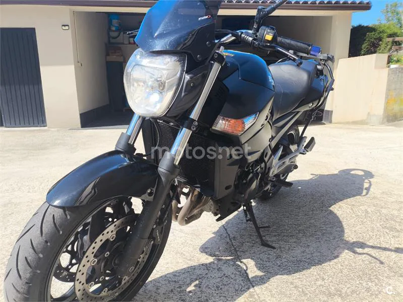 Suzuki GSR 600 – Vista 3