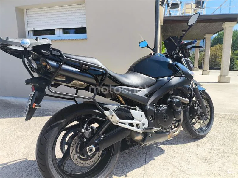 Suzuki GSR 600 – Vista 4