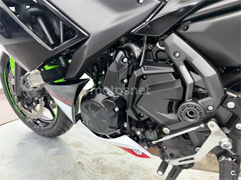 Kawasaki Ninja 650 – Vista 13