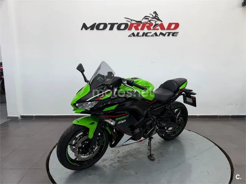 Kawasaki Ninja 650 – Vista 15
