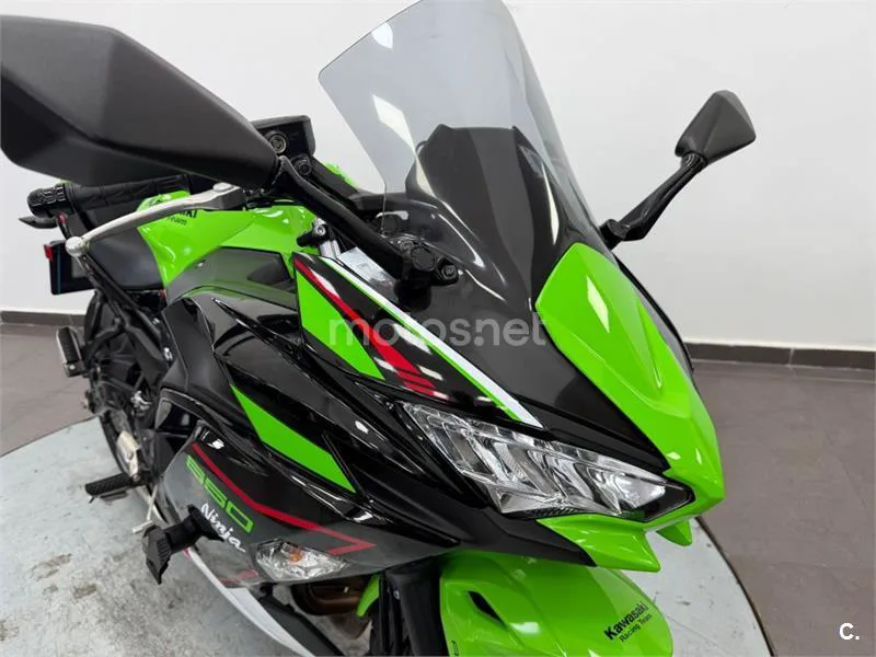 Kawasaki Ninja 650 – Vista 21