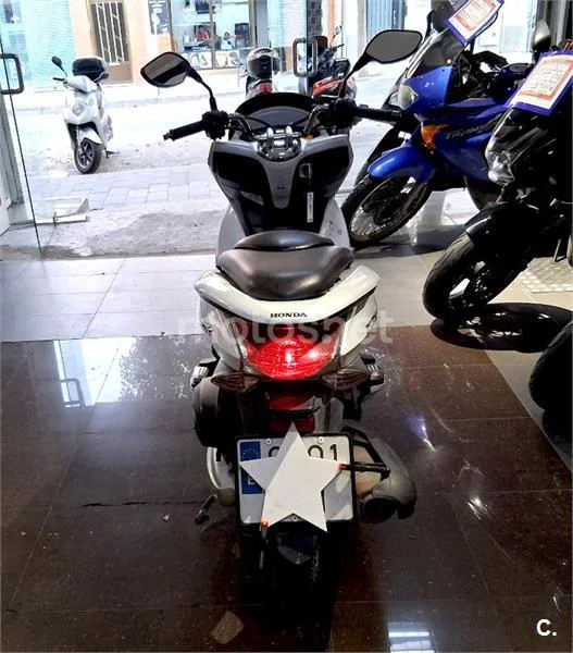 Honda PCX 125 – Vista 5