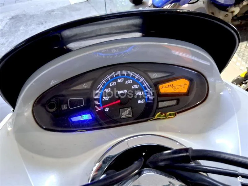 Honda PCX 125 – Vista 7