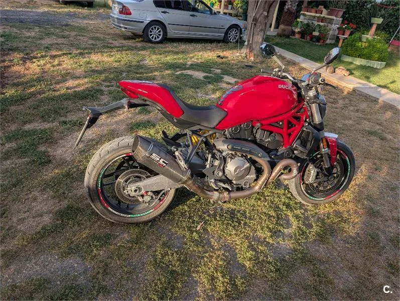 Ducati Monster 821 – Vista 2