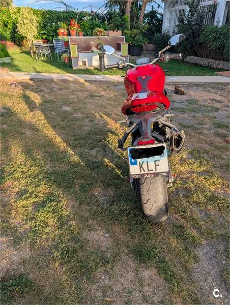 Ducati Monster 821 – Vista 3