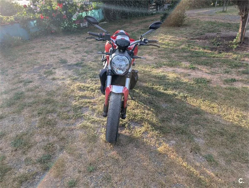 Ducati Monster 821 – Vista 4