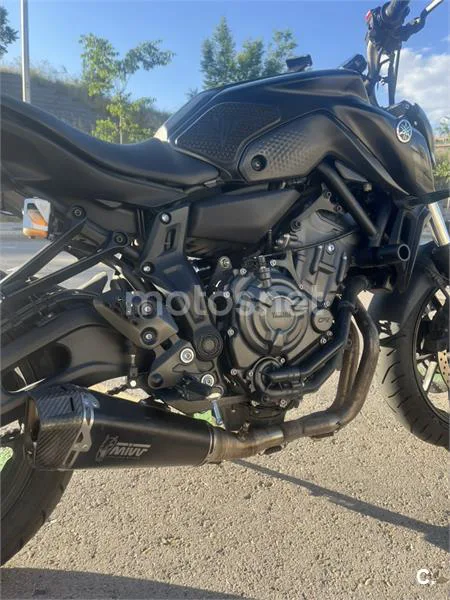 Yamaha MT-07 – Vista 7