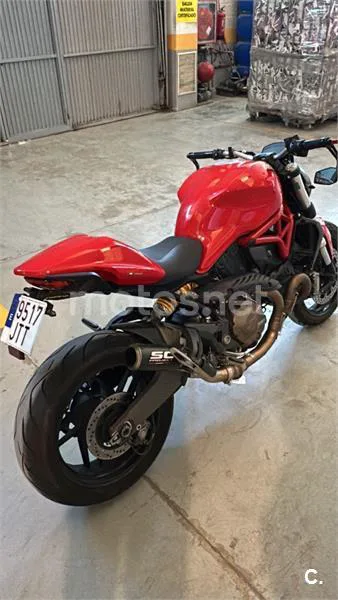 Ducati Monster 821 – Vista 2