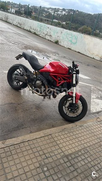 Ducati Monster 821 – Vista 3