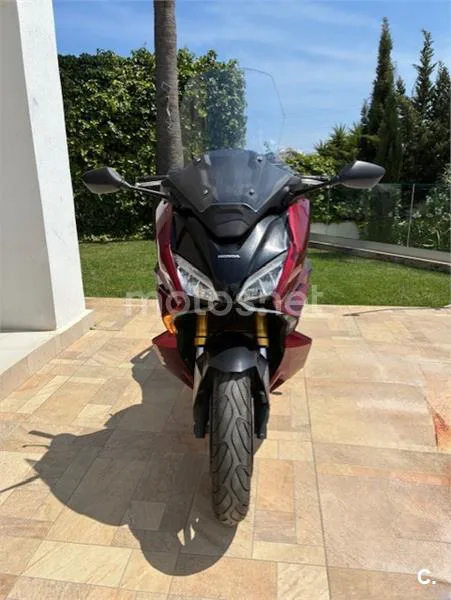 Honda Forza 750 – Vista 2